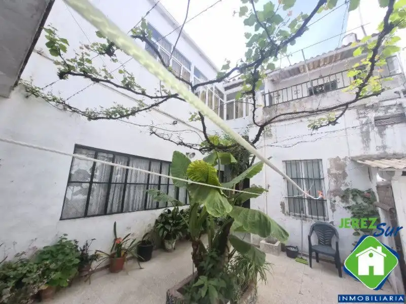 Vista exterior de Casa o xalet en venda en Jerez de la Frontera amb Traster