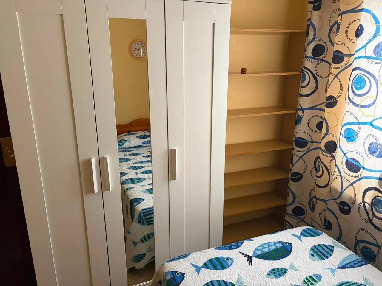 Schlafzimmer von Wohnung zur Miete in Granada mit Möbliert