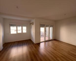 Living room of Flat for sale in  Sevilla Capital  with Air Conditioner and Terrace