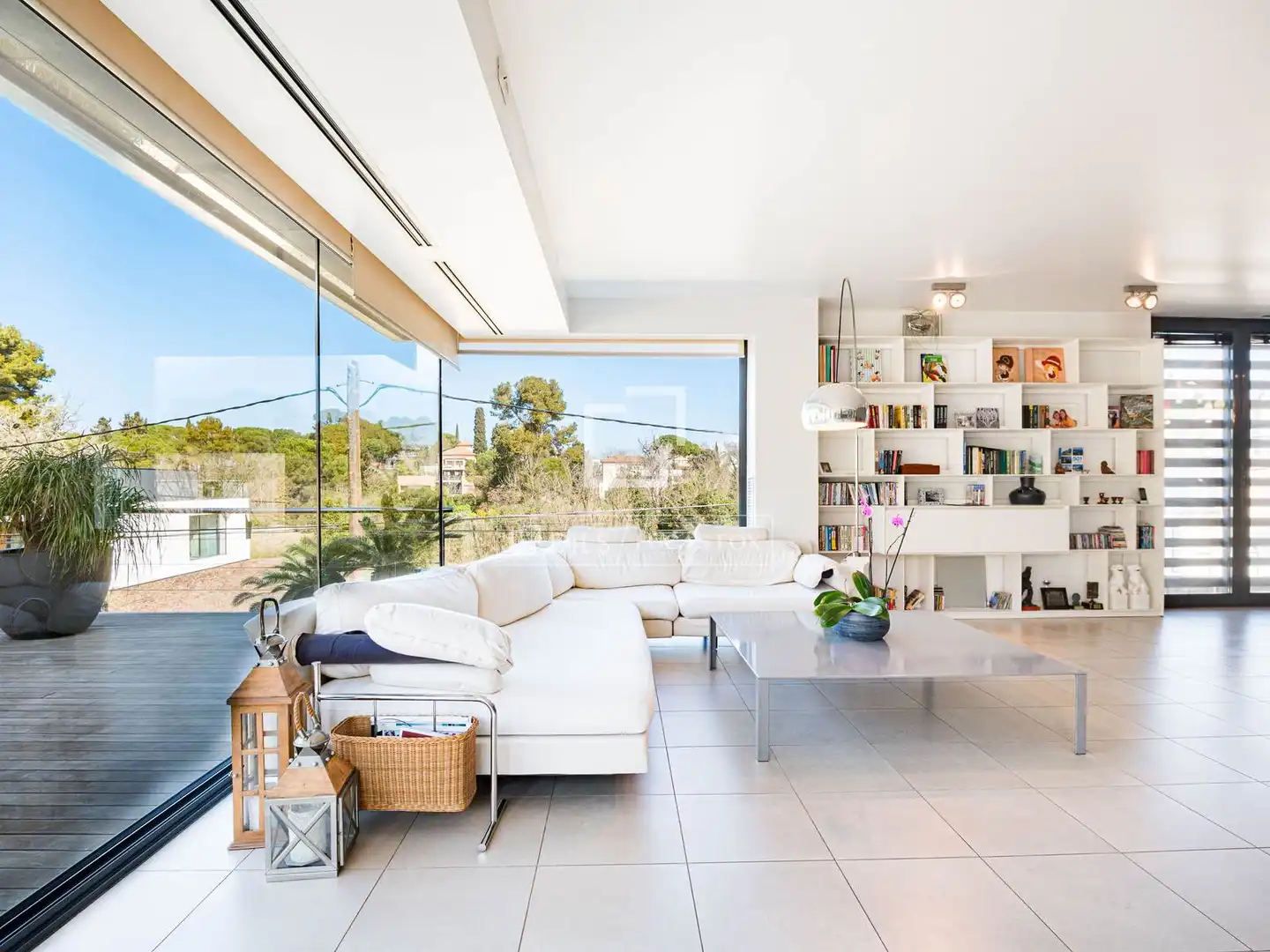 Sala d'estar de Casa o xalet en venda en Sant Cugat del Vallès amb Aire condicionat, Calefacció i Terrassa