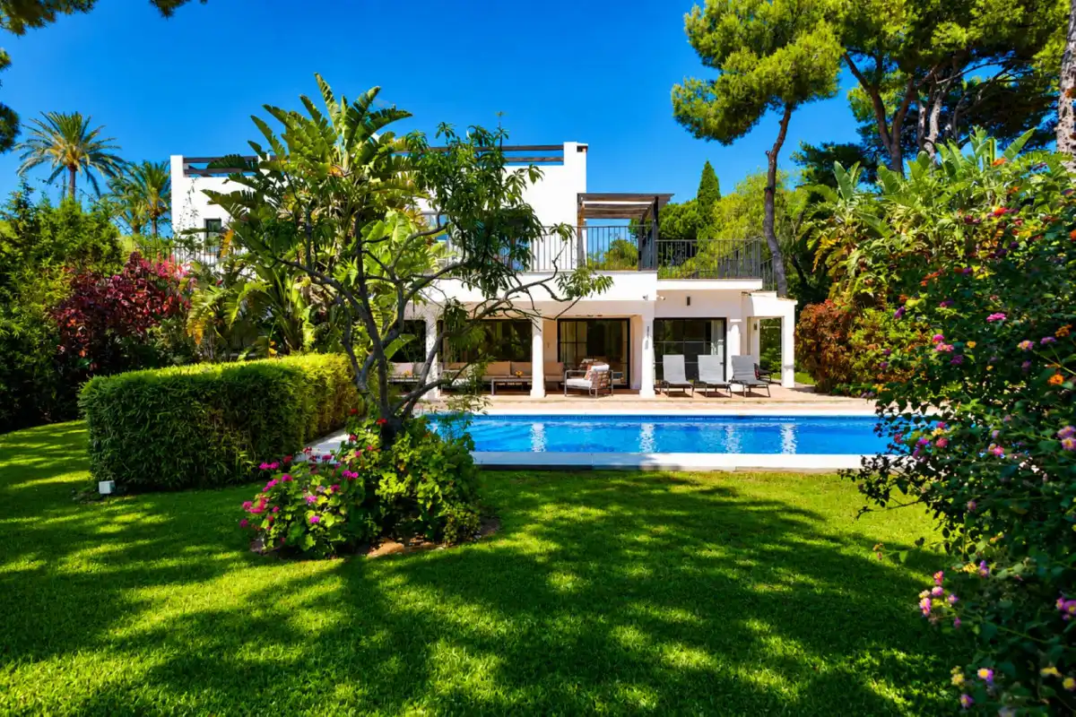 Jardí de Casa o xalet en venda en Marbella amb Aire condicionat, Calefacció i Jardí privat
