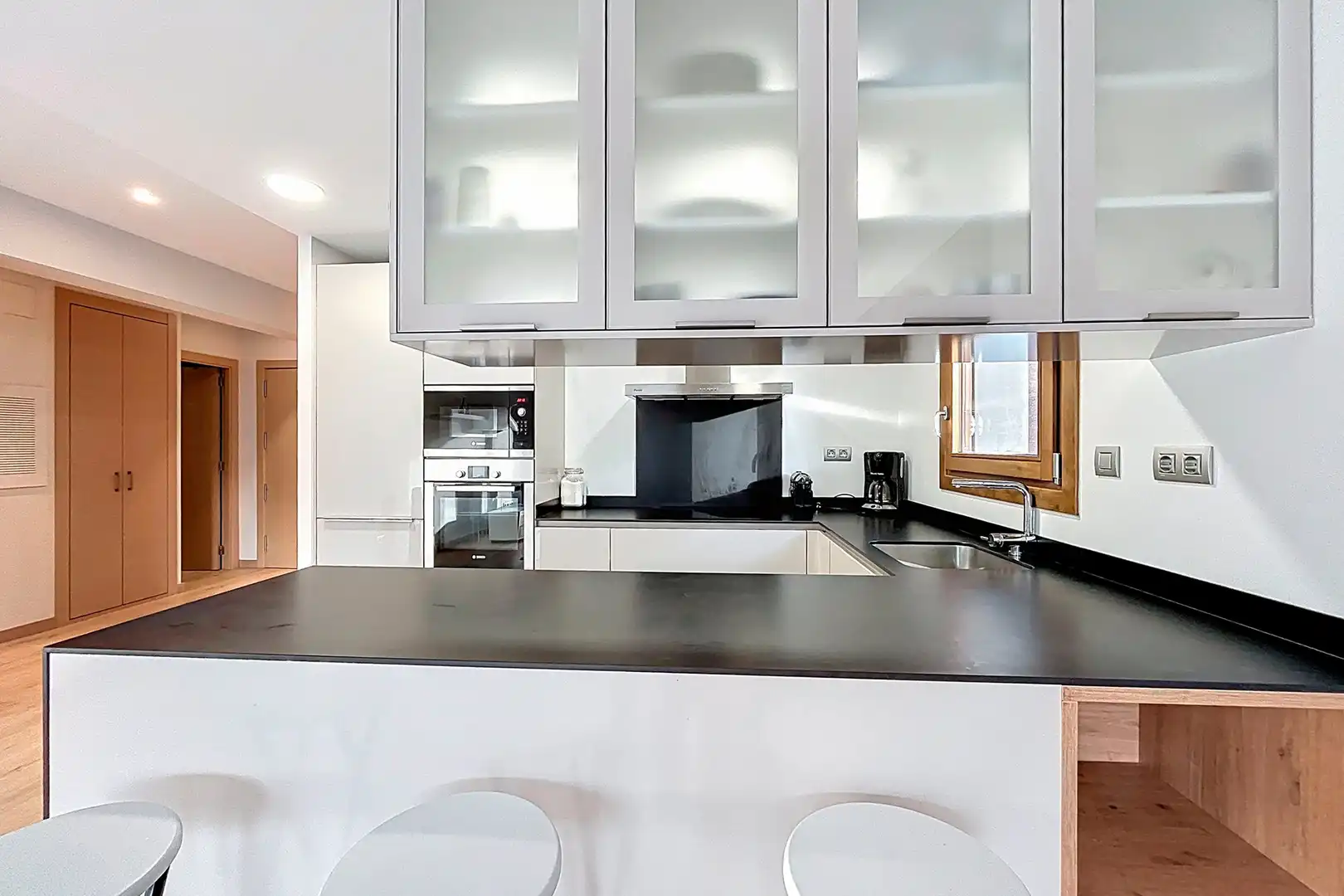 Cuina de Apartament en venda en Escaldes – Engordany amb Aire condicionat, Terrassa i Traster