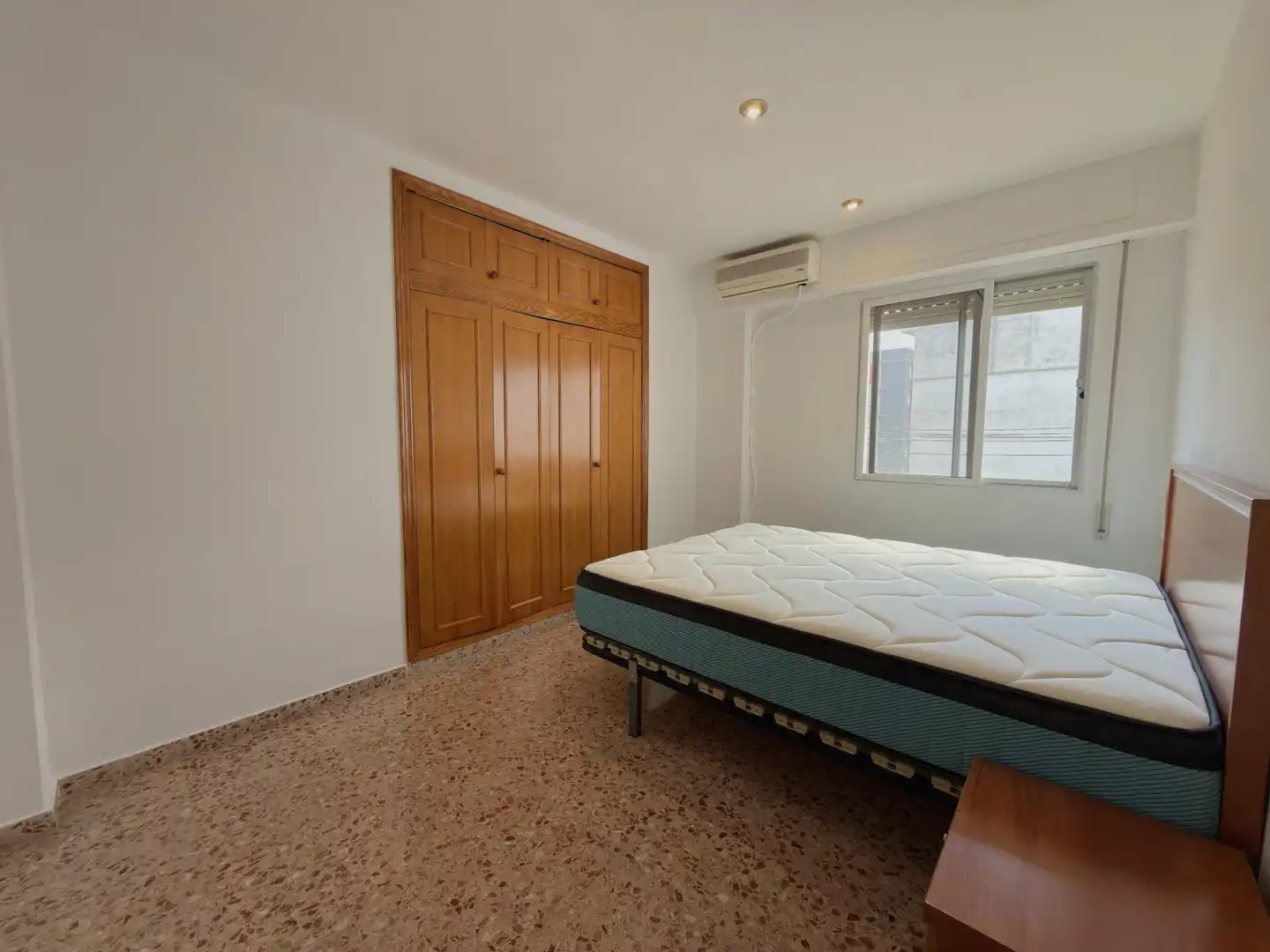 Flat with lift for sale in POETA LLORENTE, imagen 4