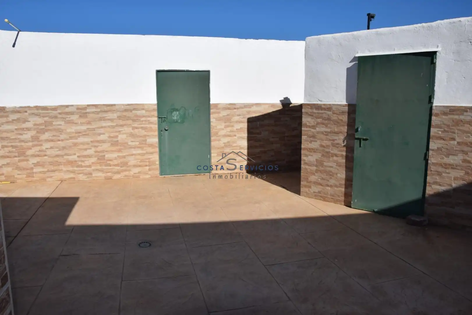 Terrassa de Finca rústica en venda en Gibraleón amb Aire condicionat, Terrassa i Piscina
