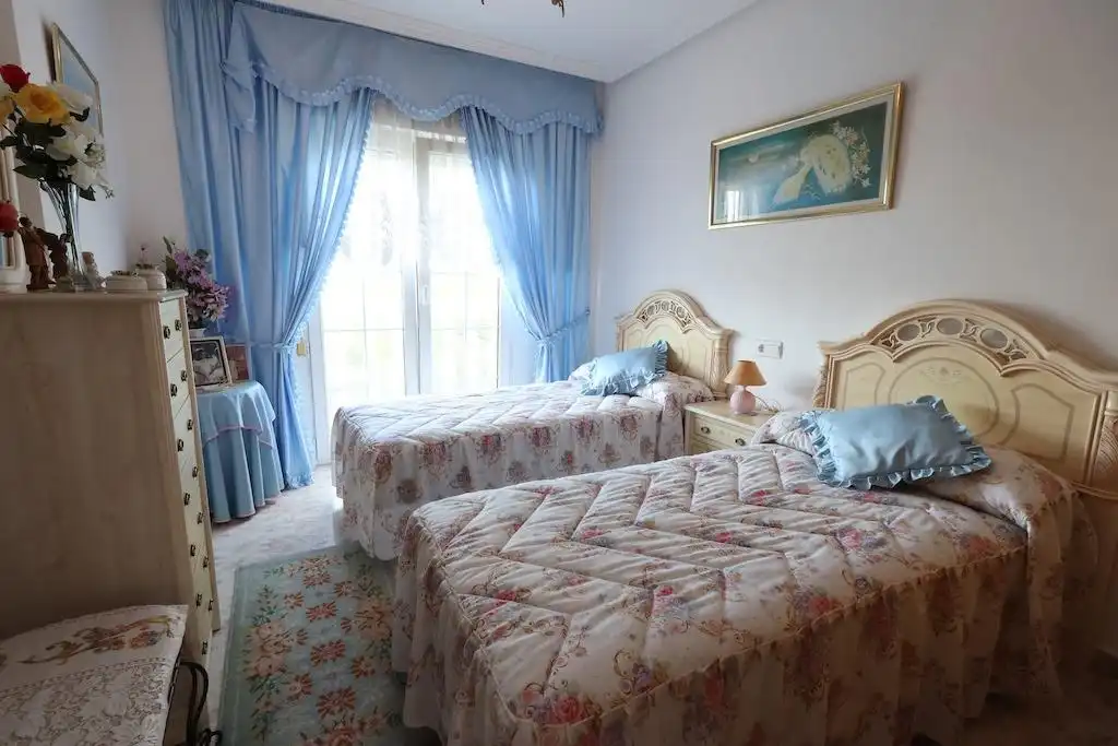 Detached house with pool for sale in Calle LOS PIRINEOS, imagen 11