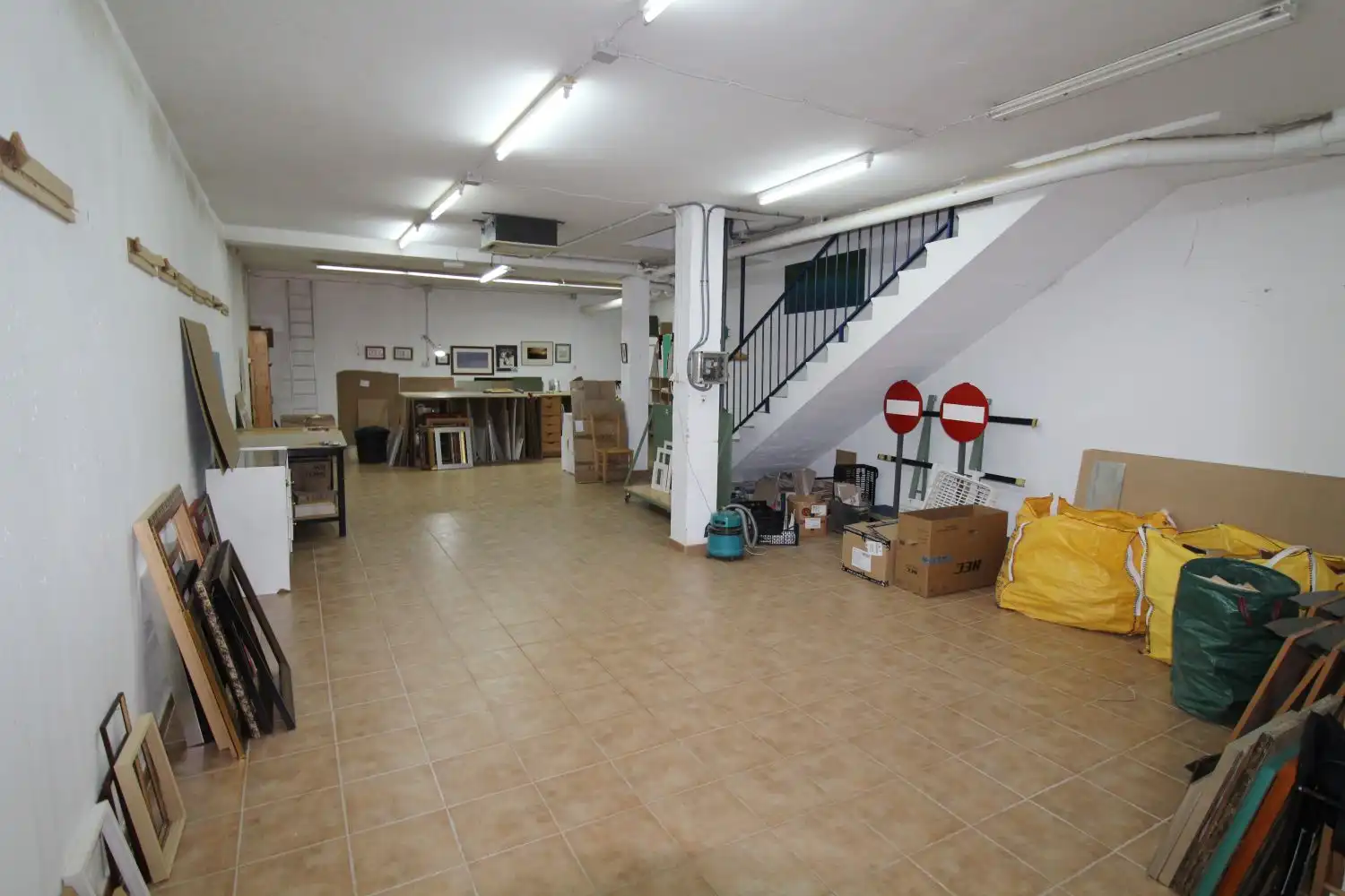 Commercial properties for rent in Daimiel  with Air Conditioner