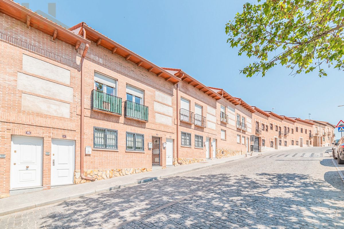 Vista exterior de Pis en venda en Navalcarnero amb Aire condicionat, Calefacció i Parquet