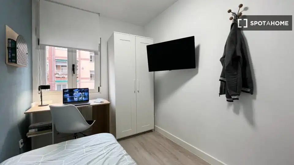 Bedroom of Flat for rent in Madrid  with Air Conditioner, Heating and Furnished