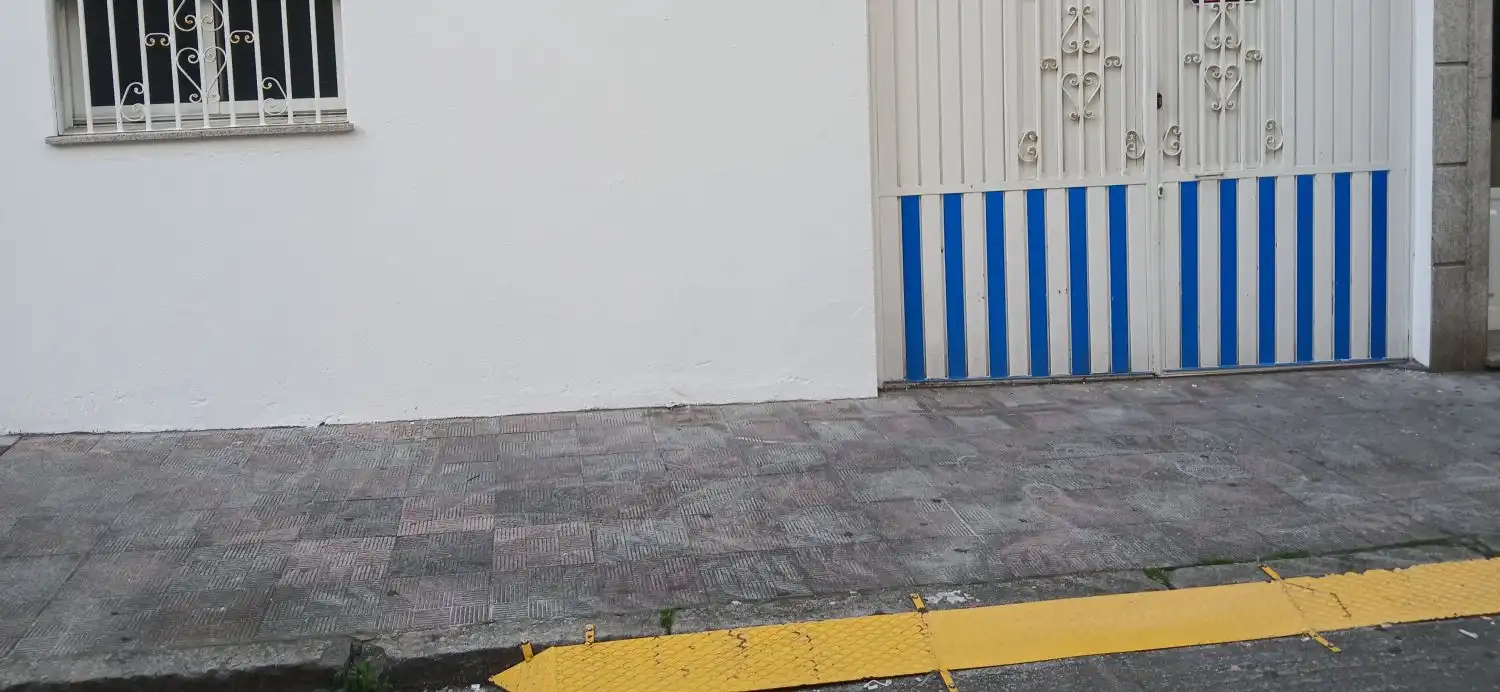 Local comercial en venta en Porta Nova