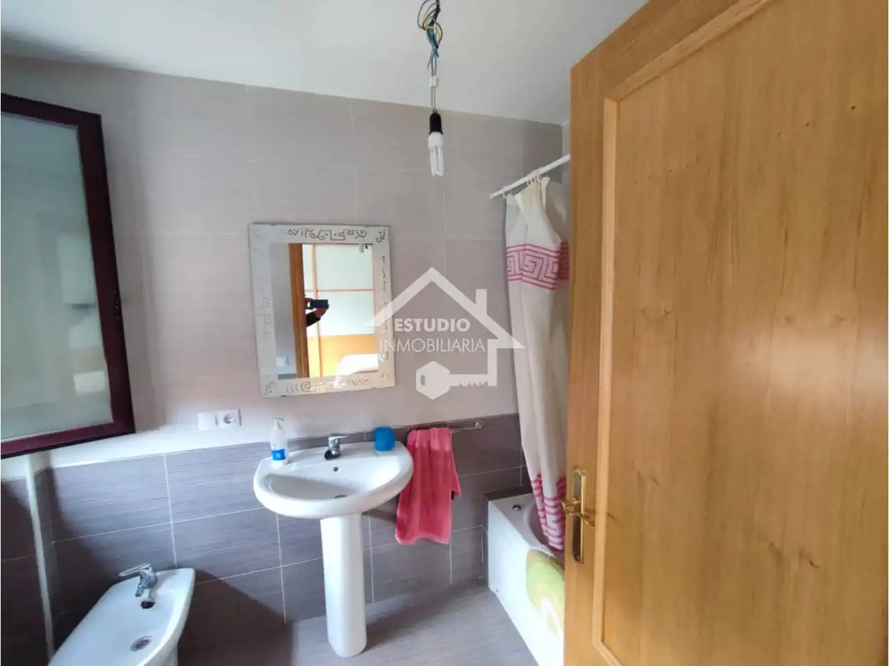 Bathroom of Detached homes for sale in Canillas de Río Tuerto  with Heating, Parquet flooring and Terrace
