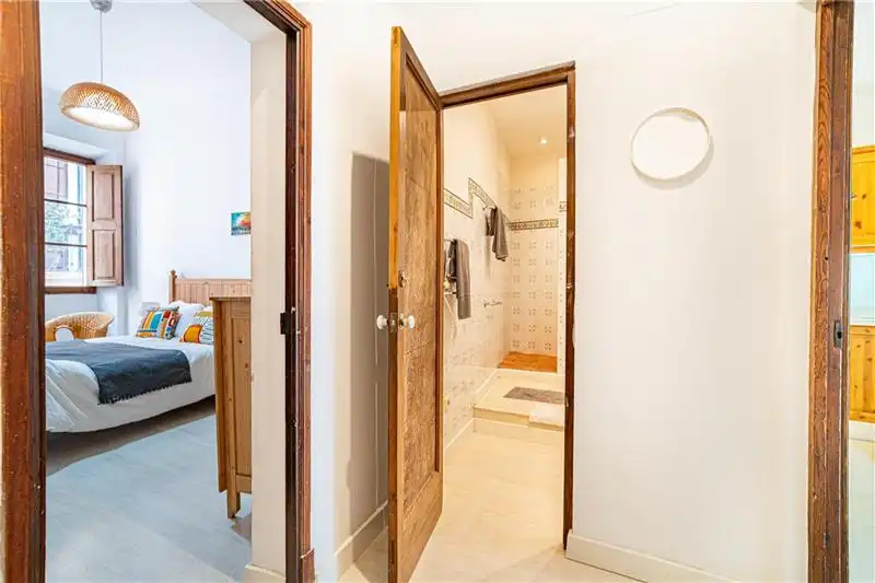 Badezimmer von Erdgeschoss zum Verkauf in  Palma de Mallorca mit Klimaanlage und Terrasse