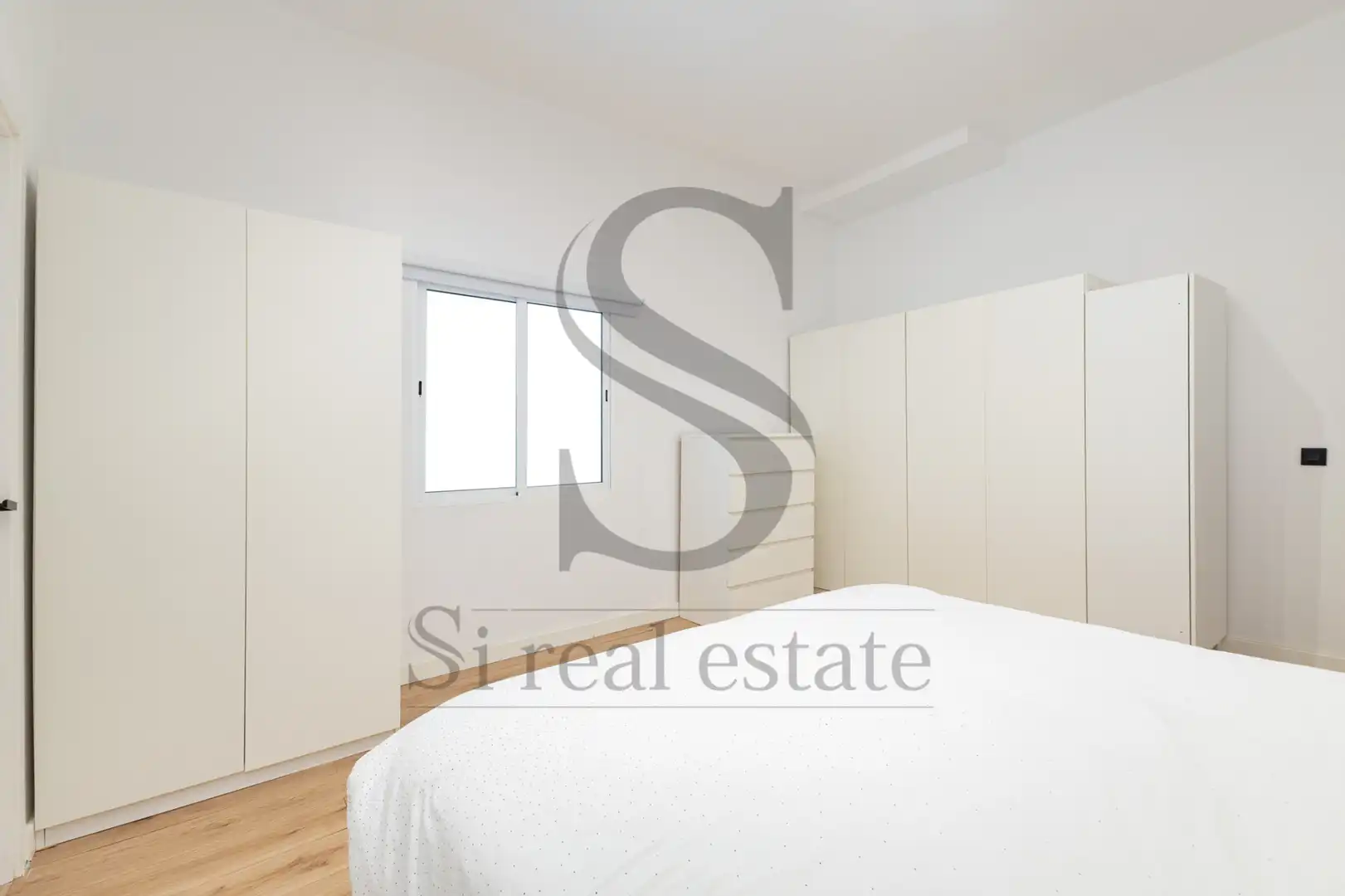 Bedroom of Flat for sale in Barcelona  with Air Conditioner, Heating and Parquet flooring