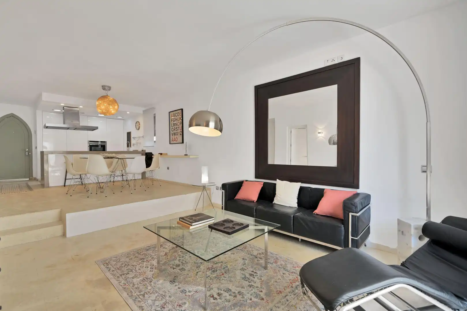Sala d'estar de Dúplex de lloguer en Marbella amb Calefacció, Jardí privat i Moblat