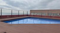 Piscina de Casa adosada en venda en Badalona amb Aire condicionat, Terrassa i Piscina