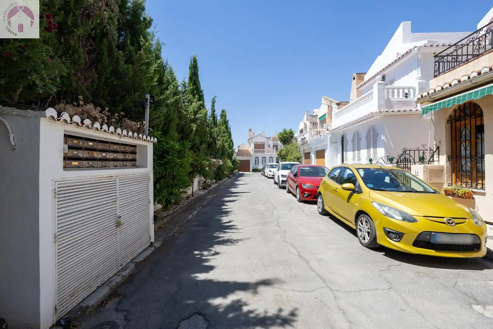 Vista exterior de Casa adosada en venda en Granada amb Calefacció, Jardí privat i Terrassa