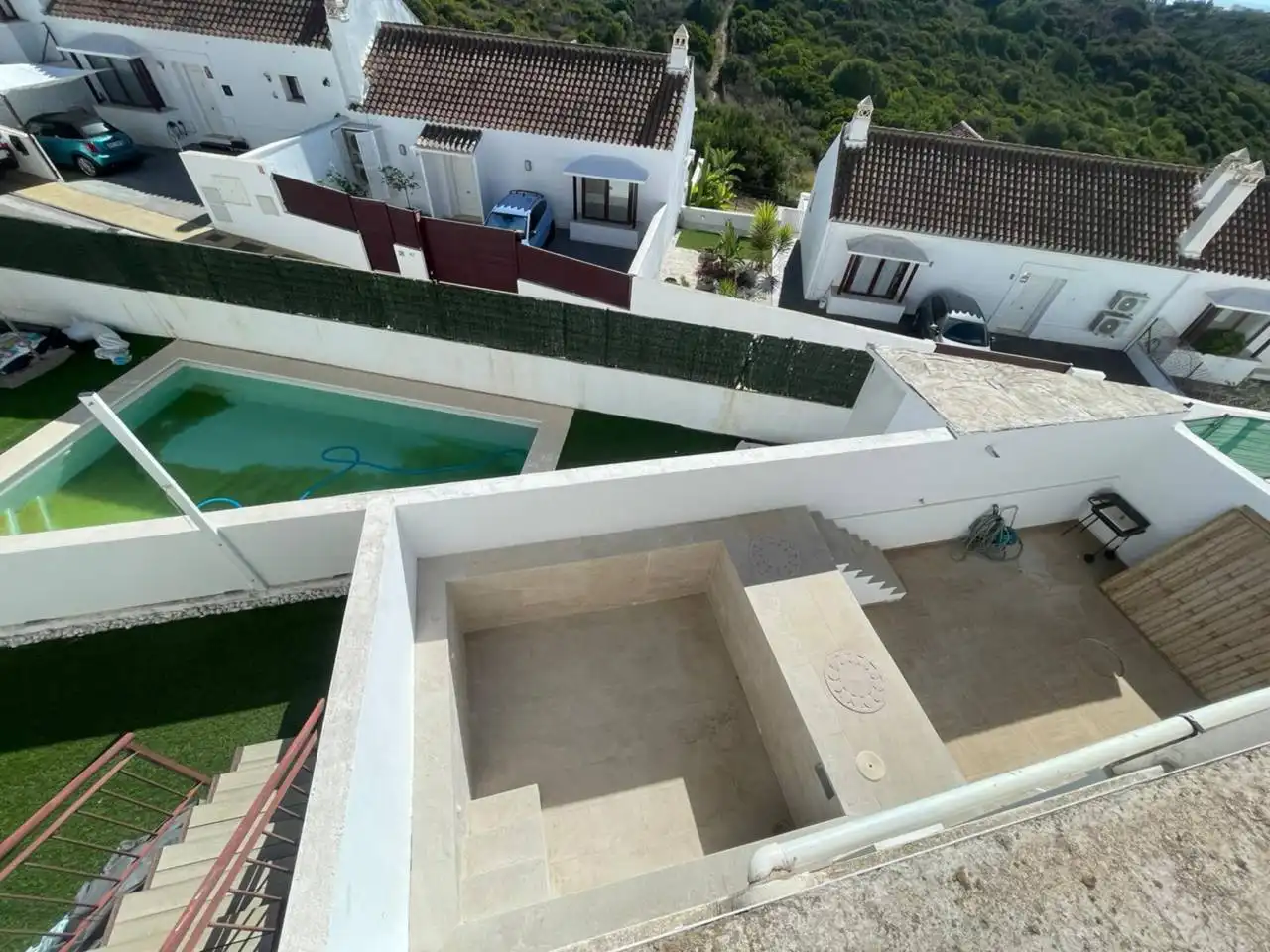 Piscina de Casa adosada en venta en Casares con Jardín privado, Terraza y Piscina