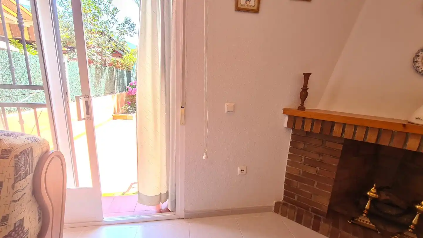 Houses for sale in La Adrada   with Private garden, Storage room and Balcony