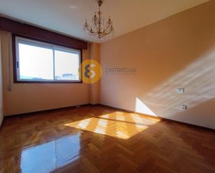 Bedroom of Flat to rent in Vigo   with Heating and Parquet flooring