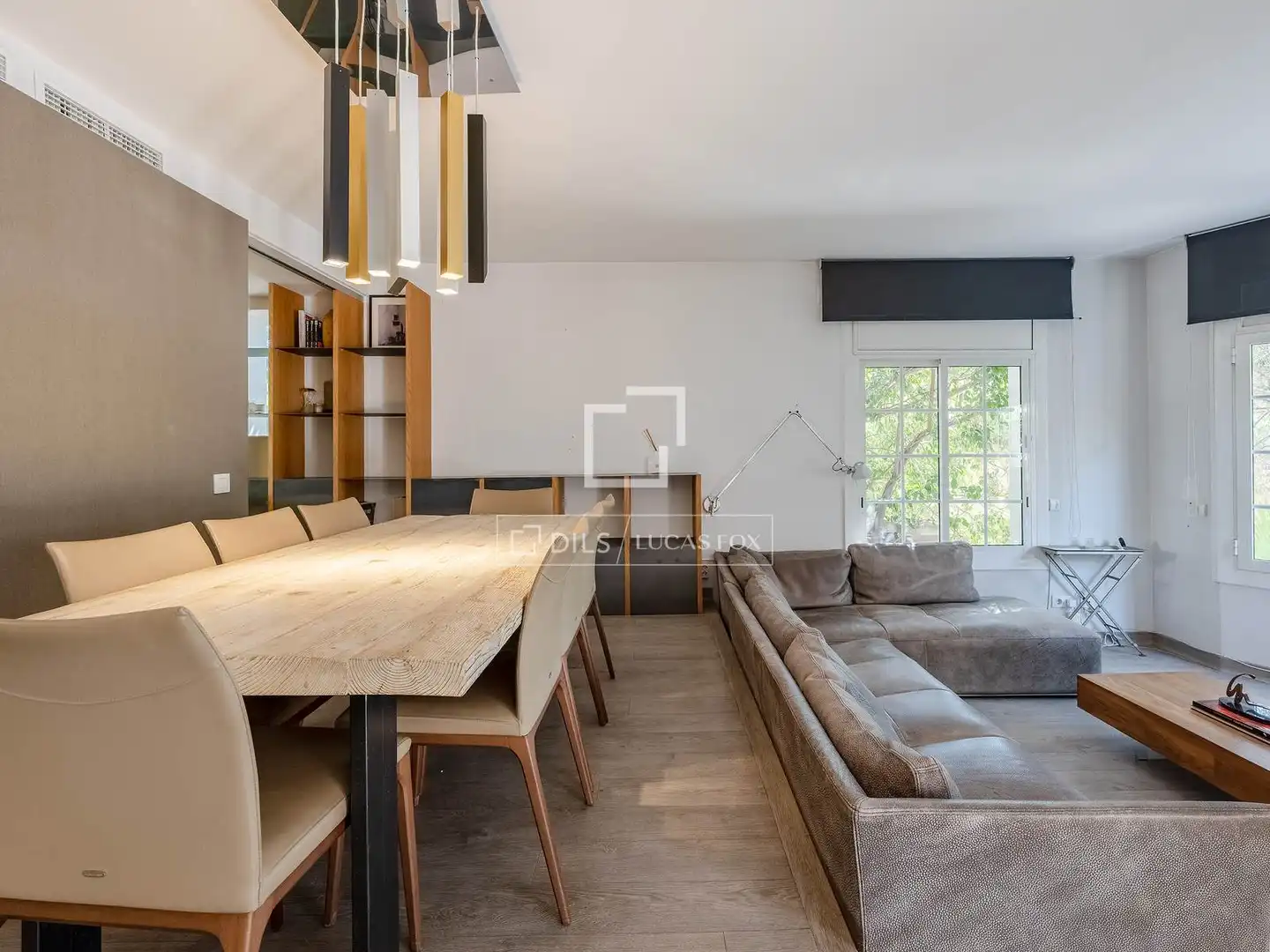 Sala d'estar de Casa o xalet en venda en Esplugues de Llobregat amb Aire condicionat, Calefacció i Terrassa