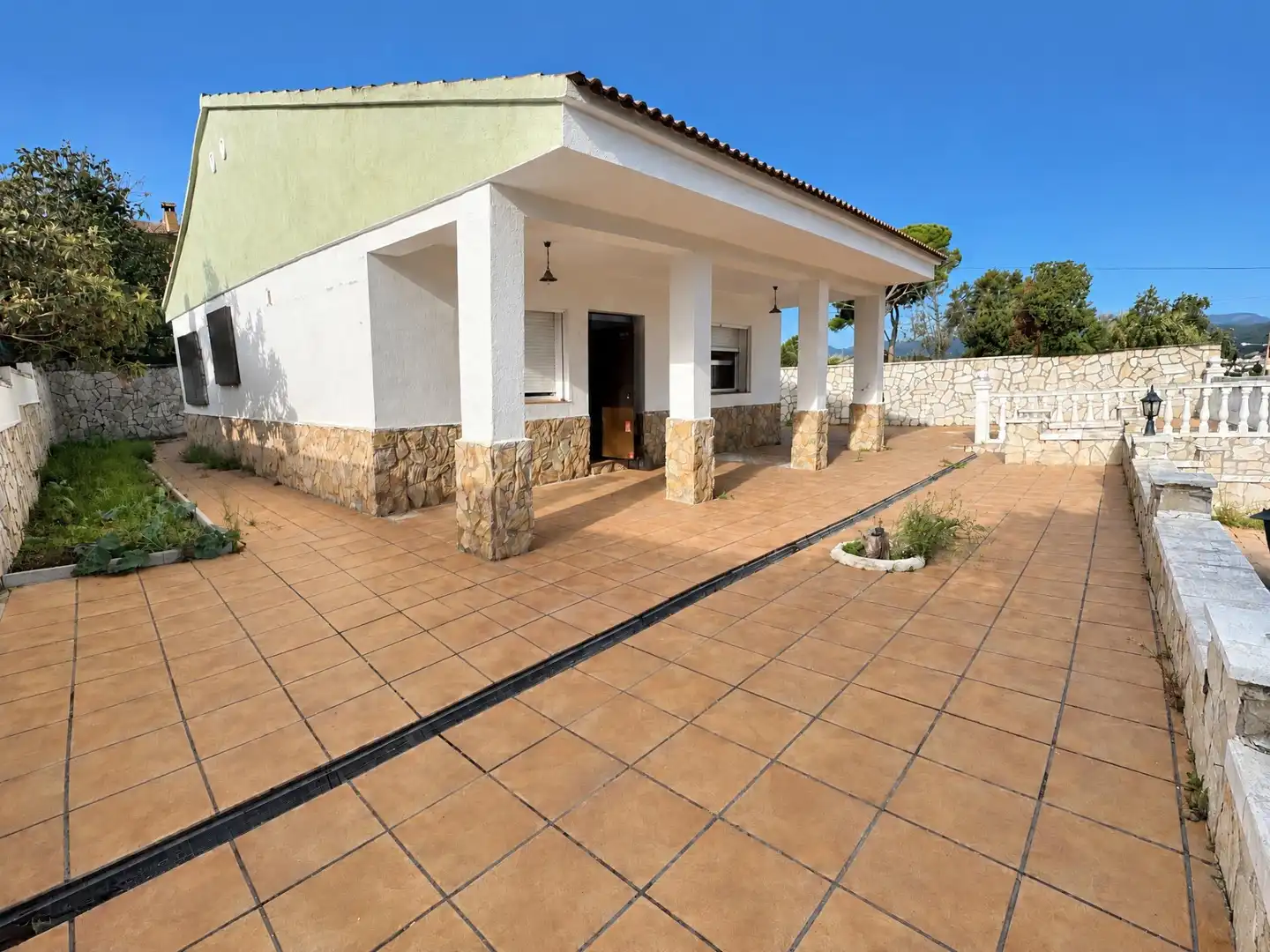 Villa con piscina in vendita a Calle Rovello, imagen 2