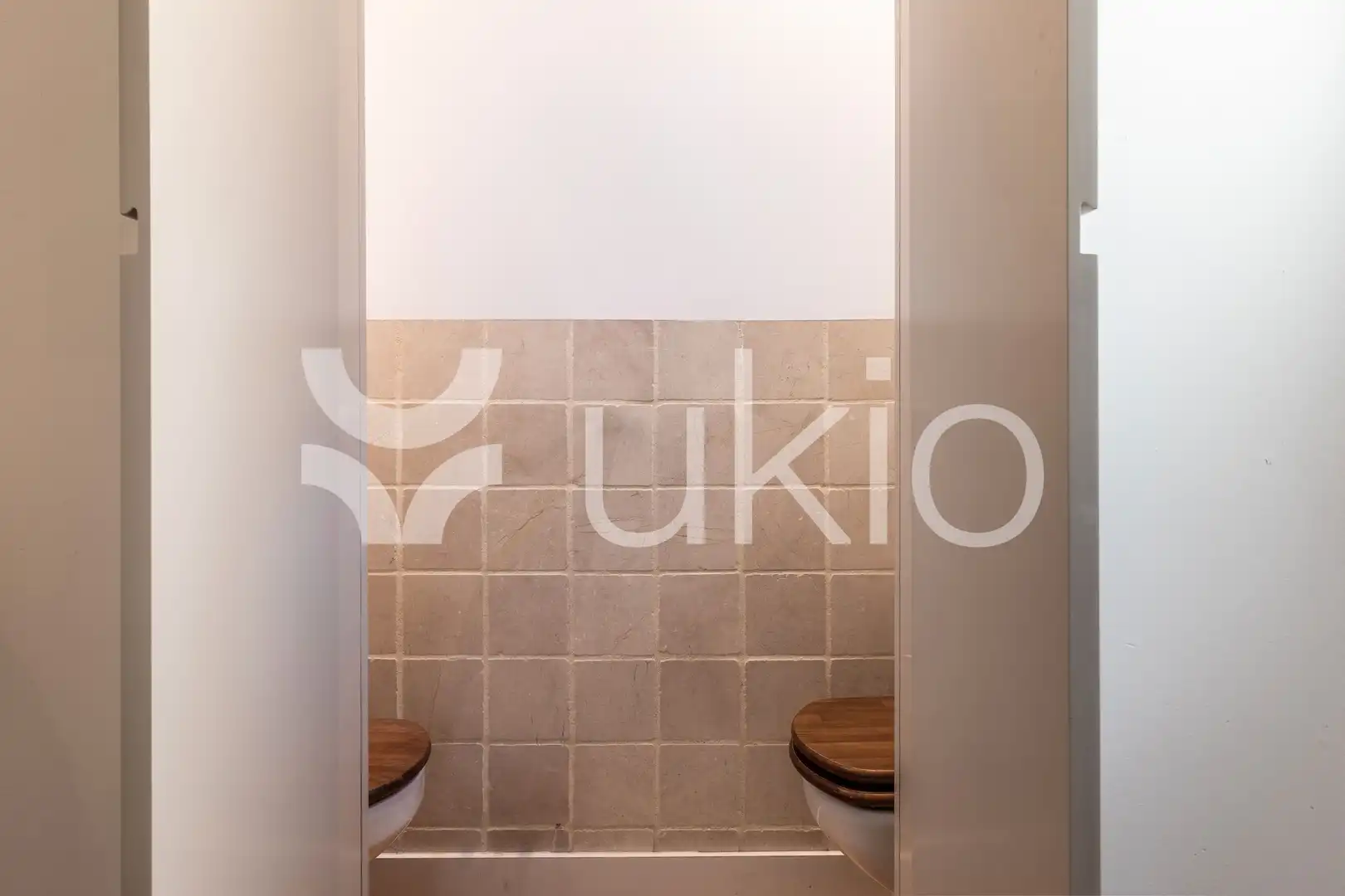 Bathroom of Apartments for rent in Madrid  with Heating, Oven and Washing machine