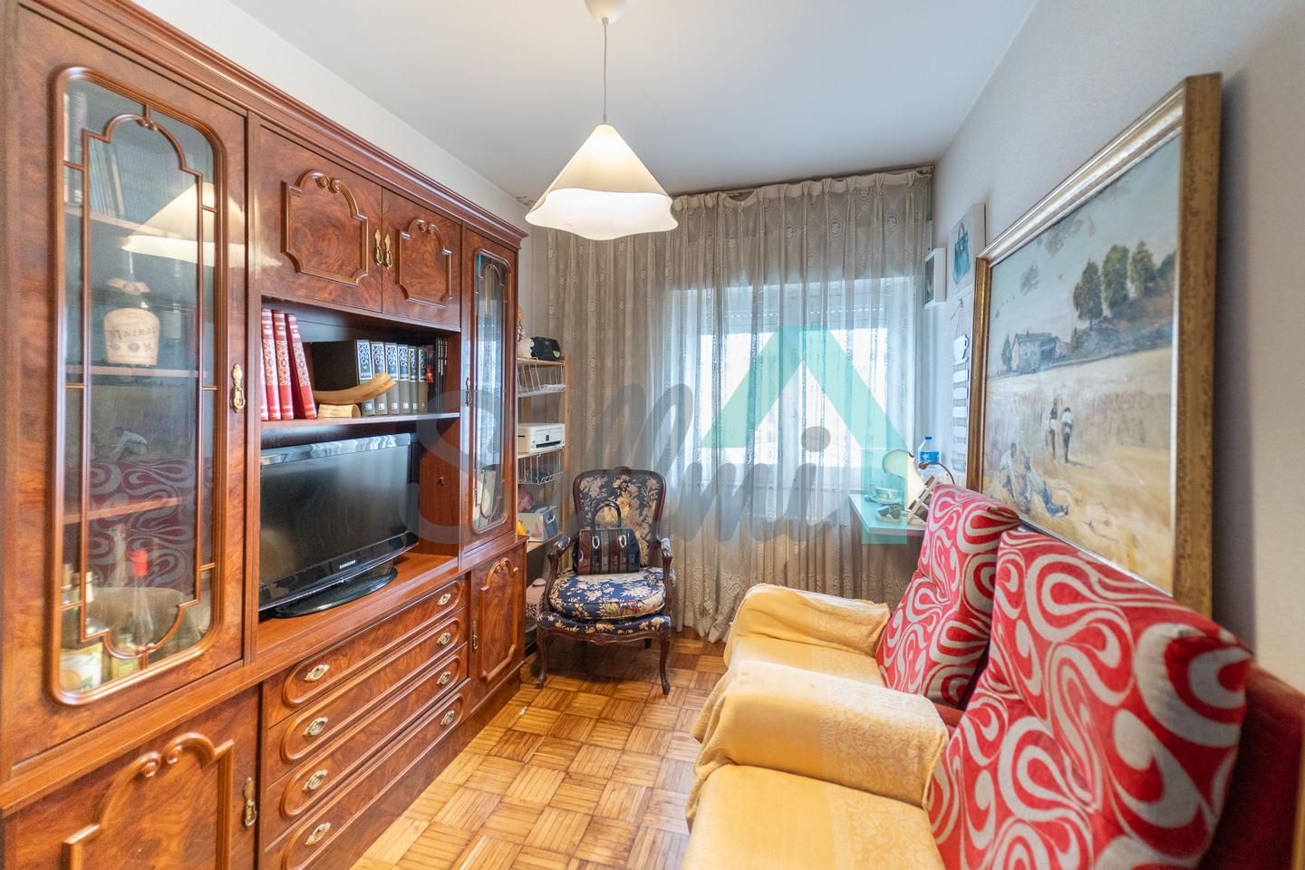 Dormitori de Pis de lloguer en Oviedo  amb Calefacció, Parquet i Moblat