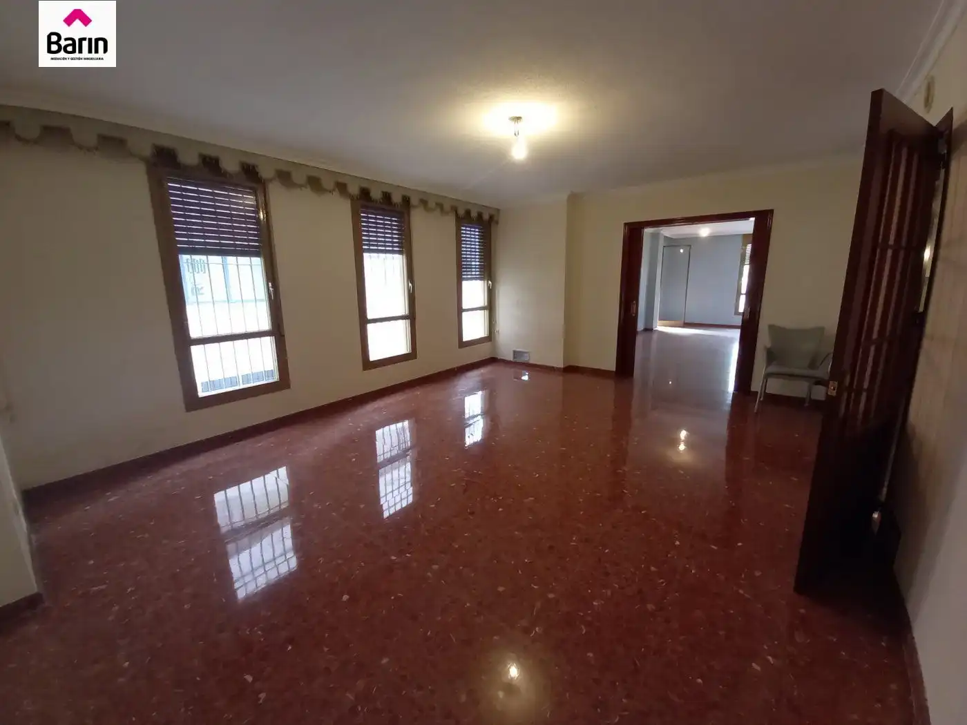 Wohnung zum Verkauf in Córdoba mit Klimaanlage, Terrasse und Abstellraum