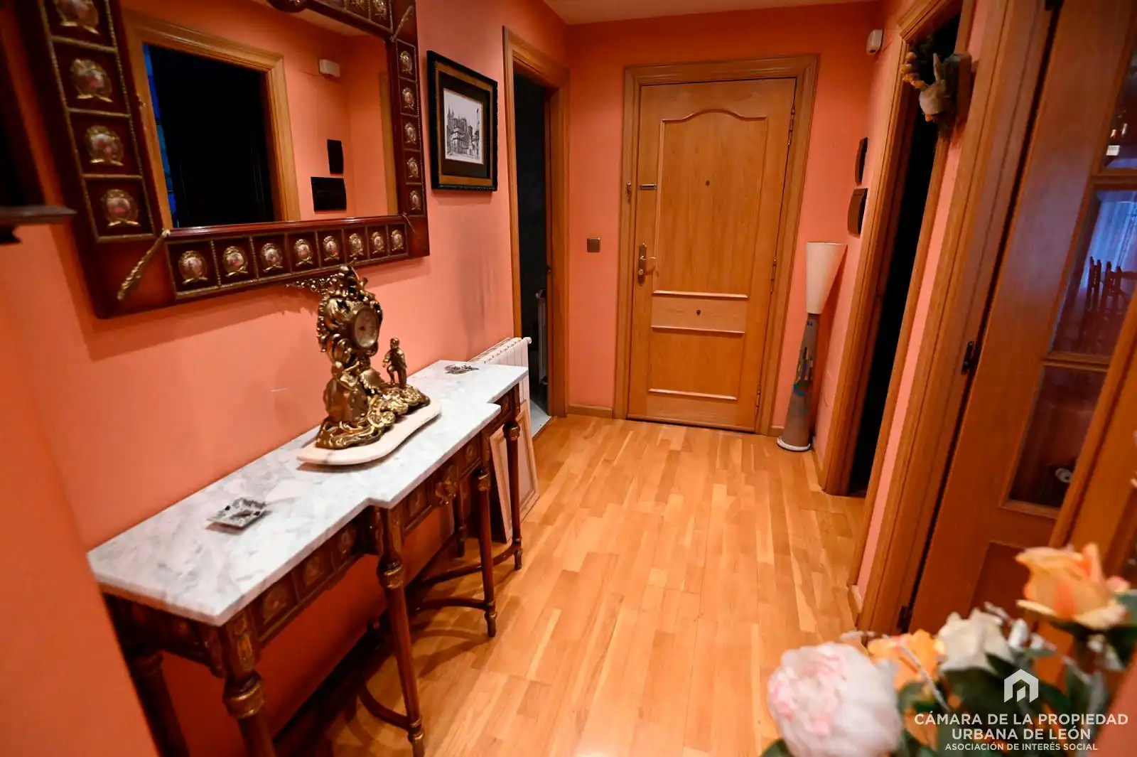 Piso en venta en León Capital  con Calefacción, Terraza y Trastero