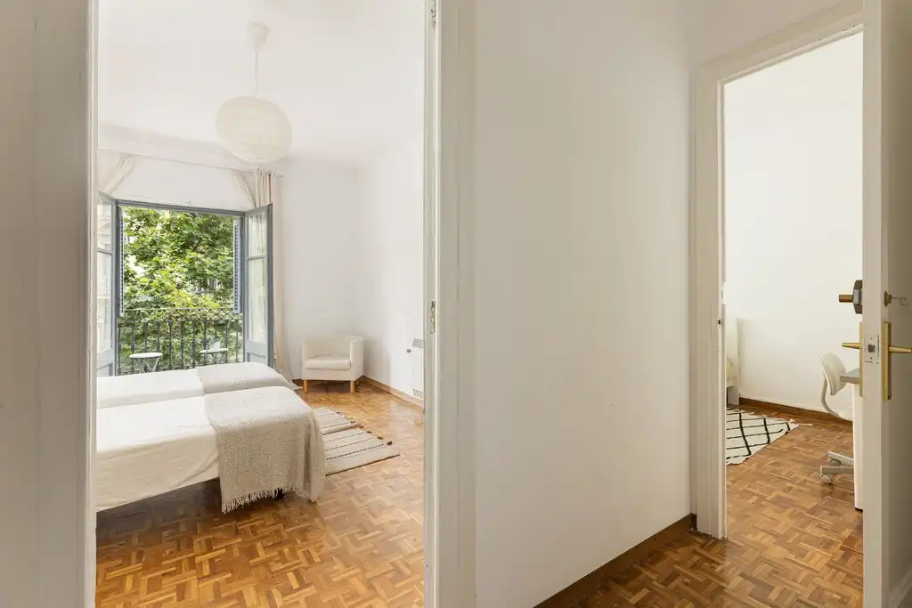 Habitación de Apartamento en venta en Barcelona con Calefacción, Parquet y Balcón