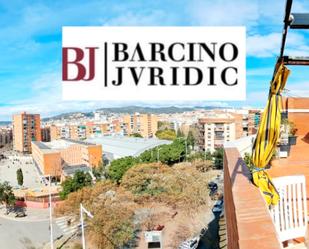 Vista exterior de Àtic en venda en Santa Coloma de Gramenet amb Aire condicionat, Calefacció i Terrassa