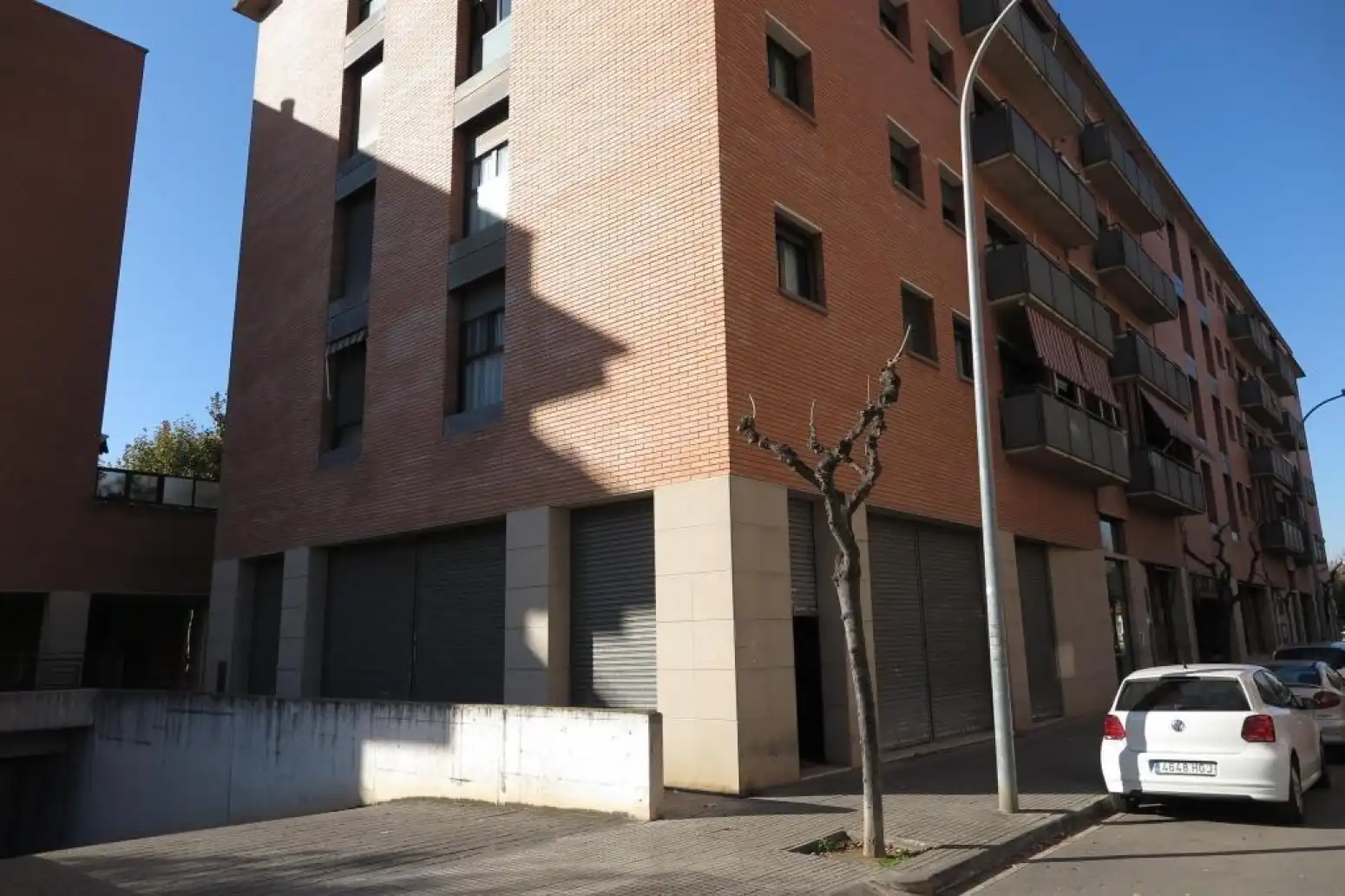 Vista exterior de Local en venta en La Llagosta