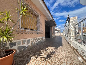 Villa con giardino in vendita a Avenida del Taibilla 48