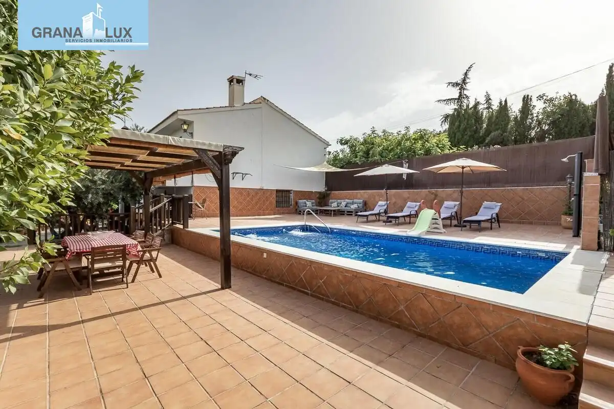 Xalet amb piscina en venda a Calle del Río Andarax