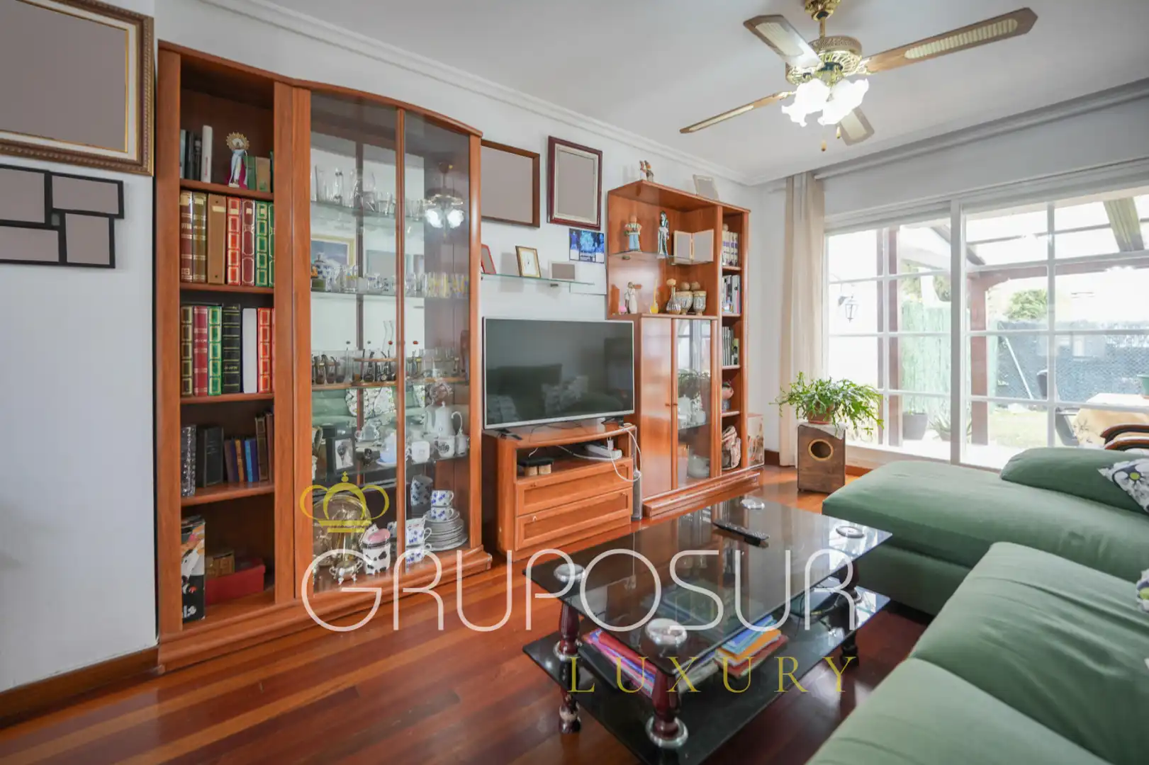 Sala de estar de Casa adosada en venta en Arroyo de la Encomienda con Calefacción, Jardín privado y Parquet