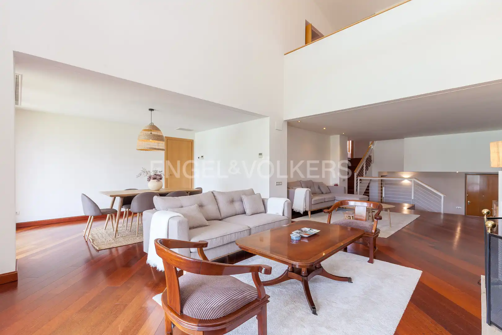Sala d'estar de Casa o xalet de lloguer en Pozuelo de Alarcón amb Aire condicionat, Calefacció i Jardí privat