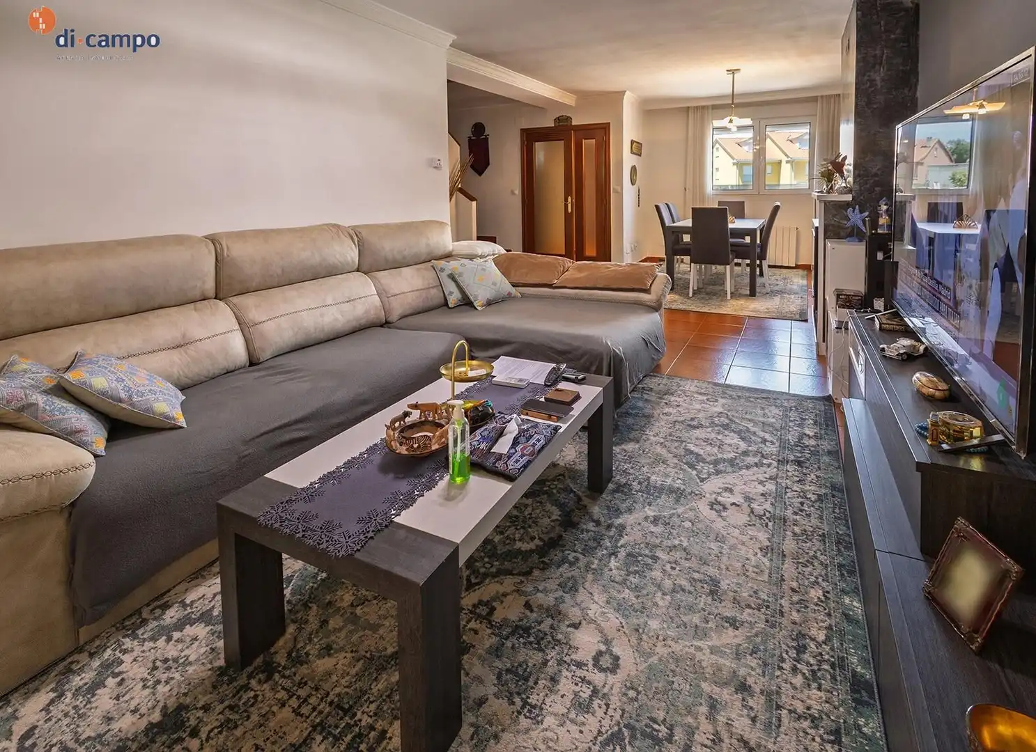 Sala de estar de Casa adosada en venta en Fuensaldaña con Calefacción