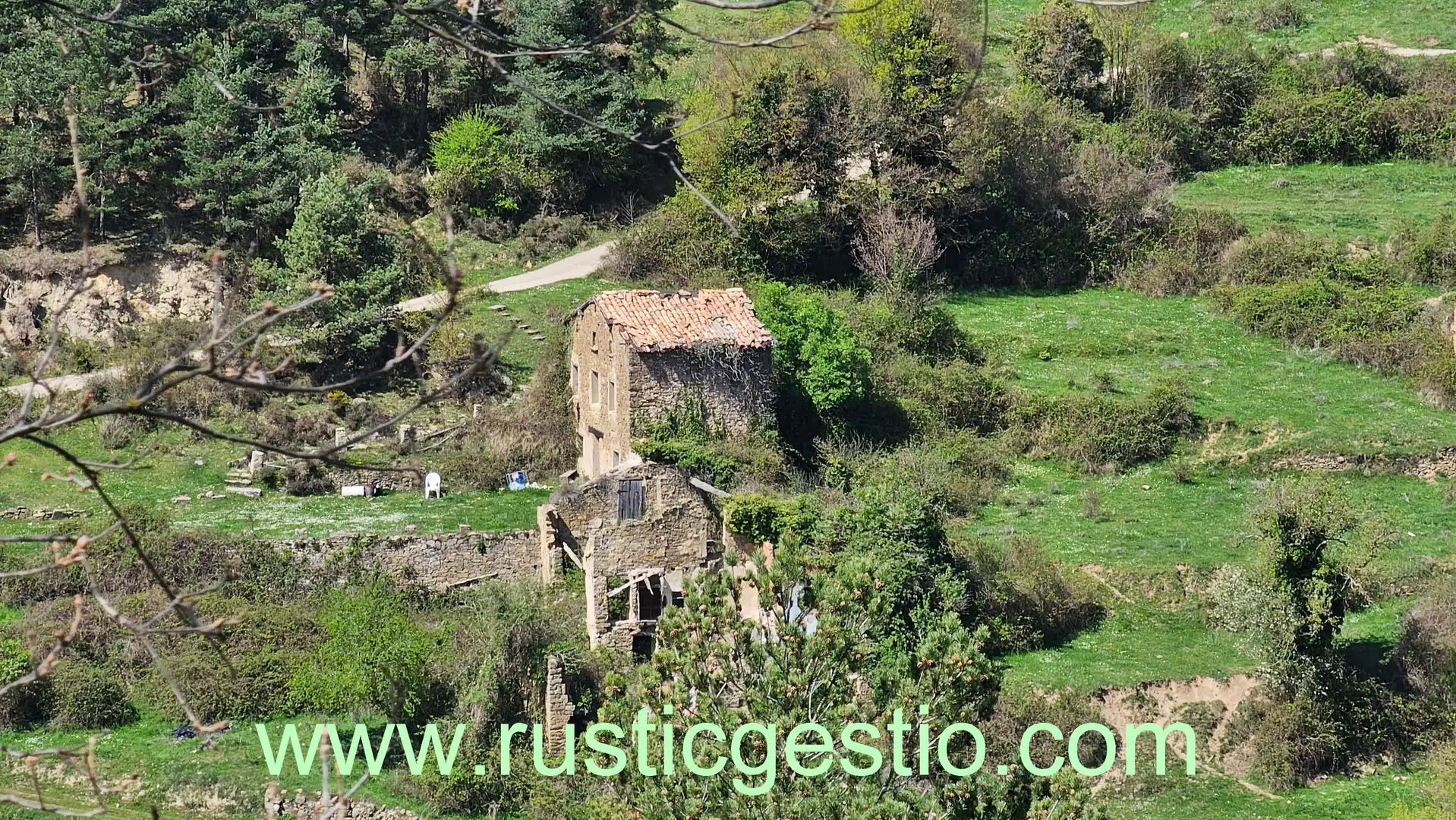 Finca rústica en venda en Les Llosses amb Jardí privat, Terrassa i Balcó