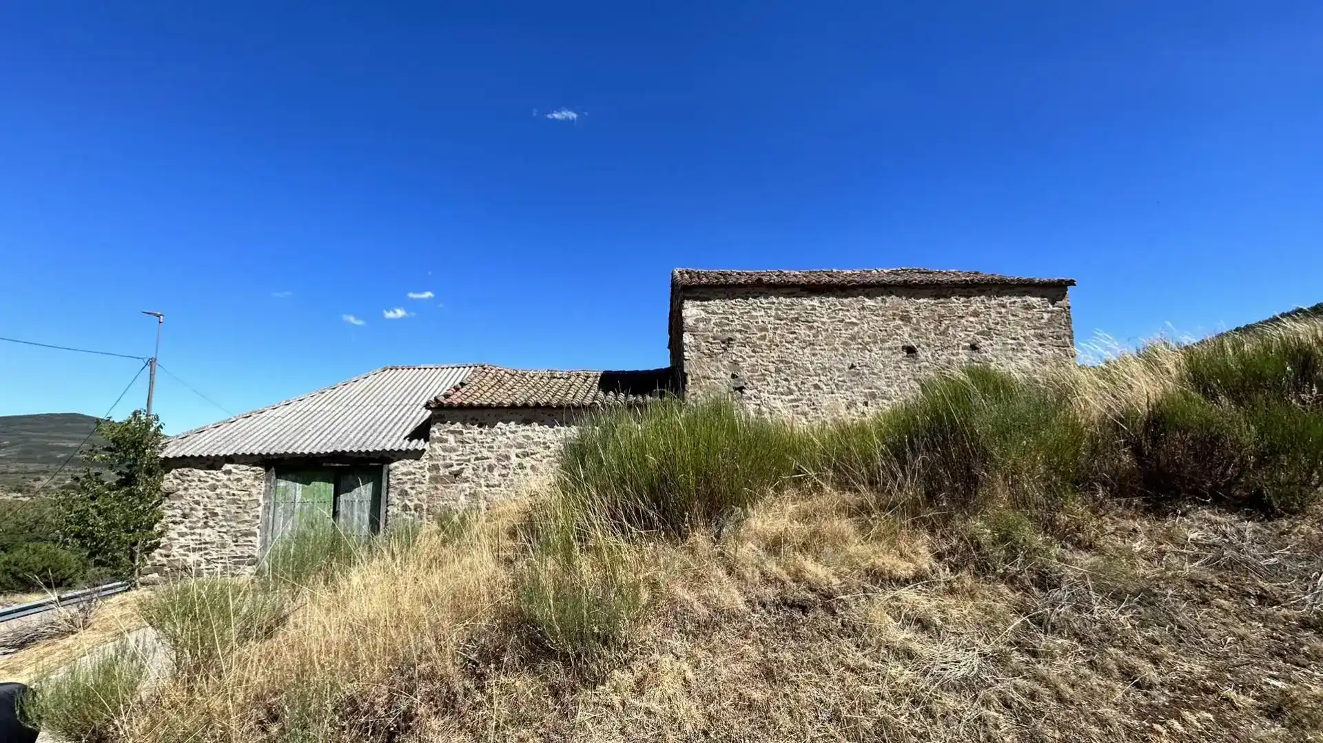 Vista exterior de Finca rústica en venda en Riello