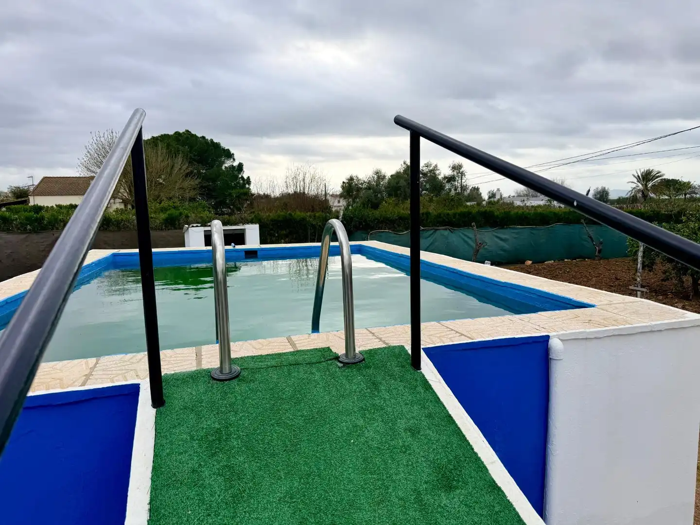 Piscina de Casa o chalet en venta en Carmona con Aire acondicionado, Jardín privado y Trastero