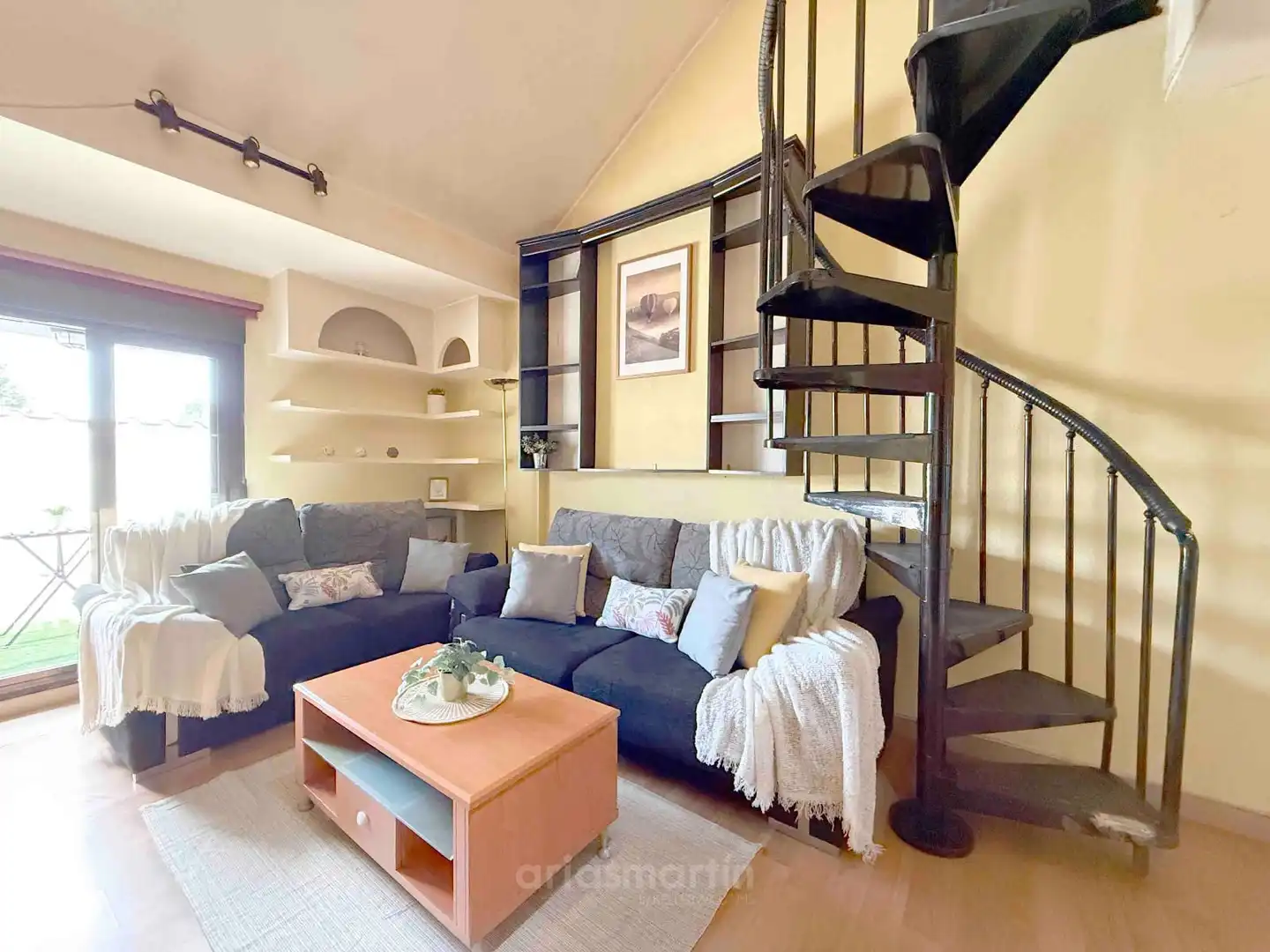 Living room of Duplexes for sale in Villamayor  with Heating, Terrace and Furnished