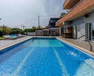 Piscina de Casa o xalet de lloguer en Sant Just Desvern amb Aire condicionat, Terrassa i Piscina