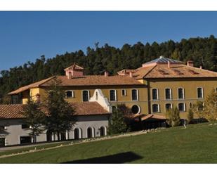 Vista exterior de Edifici en venda en Huéscar amb Alarma i Piscina comunitària