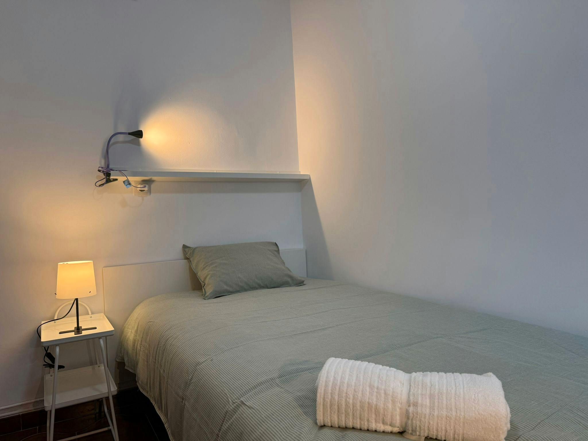 Bedroom of Flat to share in  Madrid Capital  with Furnished, Washing machine and Internet