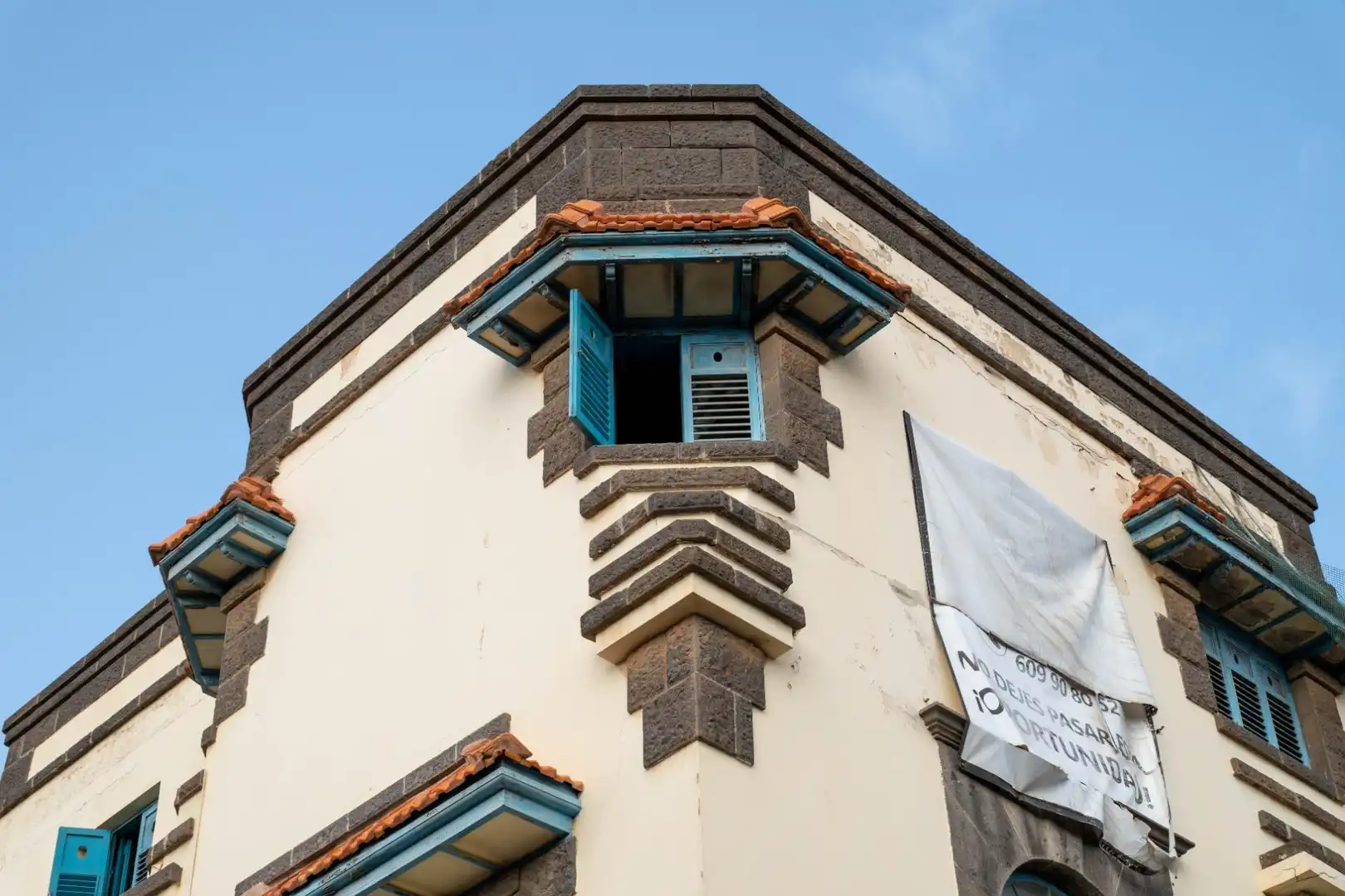Vista exterior de Casa o xalet en venda en Las Palmas de Gran Canaria amb Terrassa, Piscina i Balcó