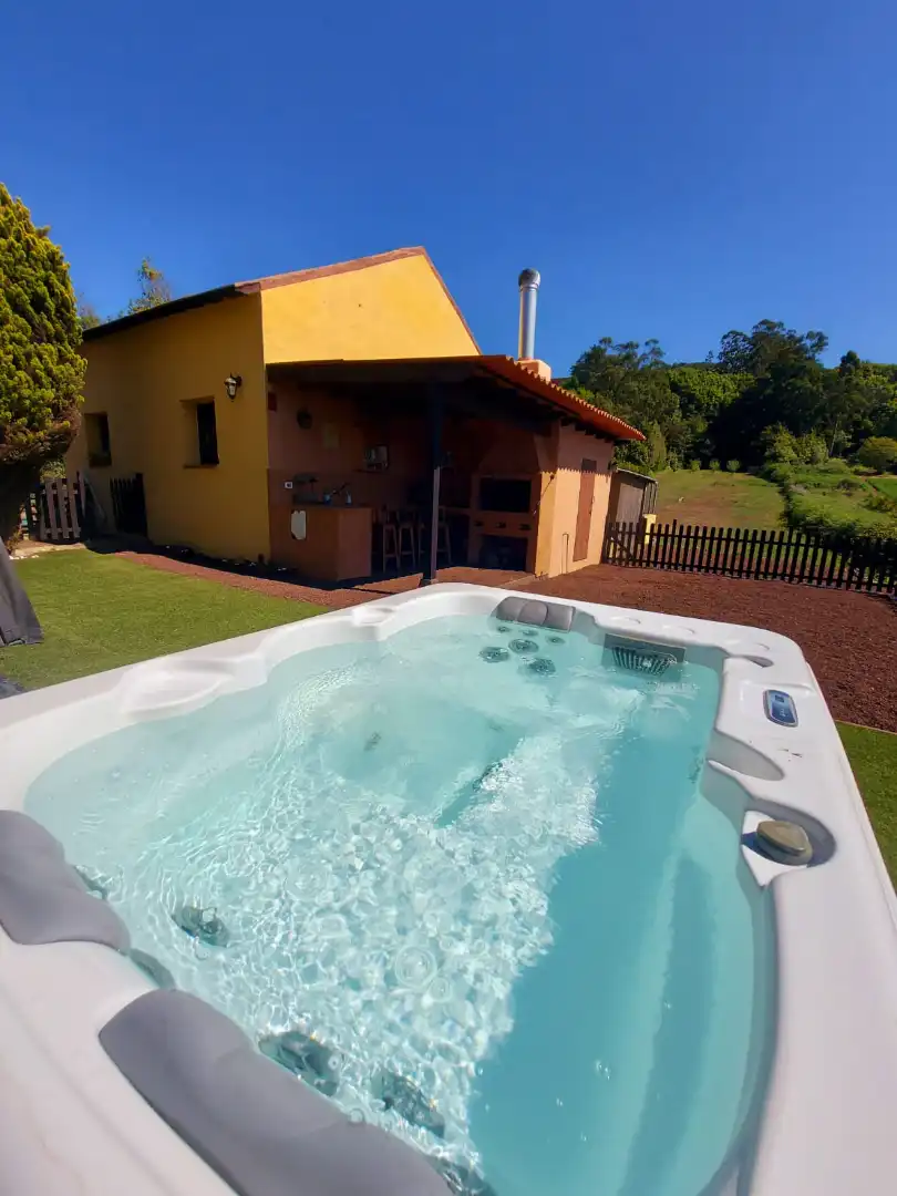 Piscina de Casa o xalet en venda en Tacoronte amb Jardí privat, Parquet i Terrassa