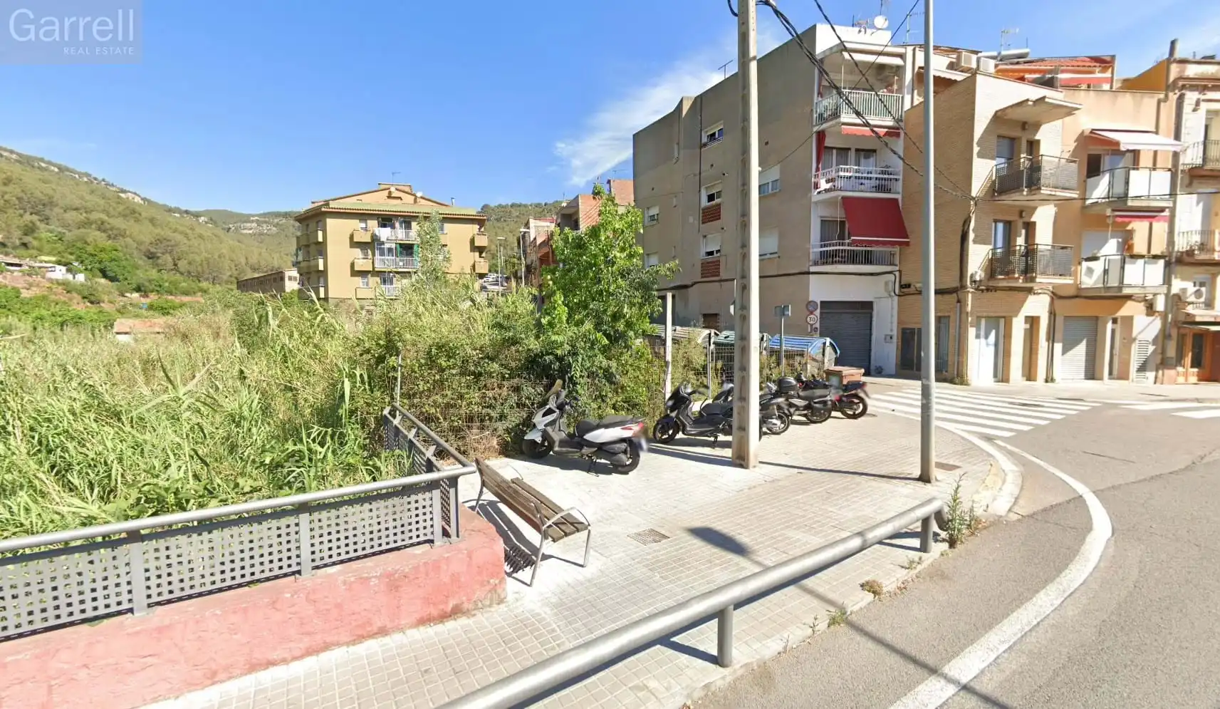 Terrenys i solars en venda a CL MAJOR 
 CERVELLO (BARCELONA)