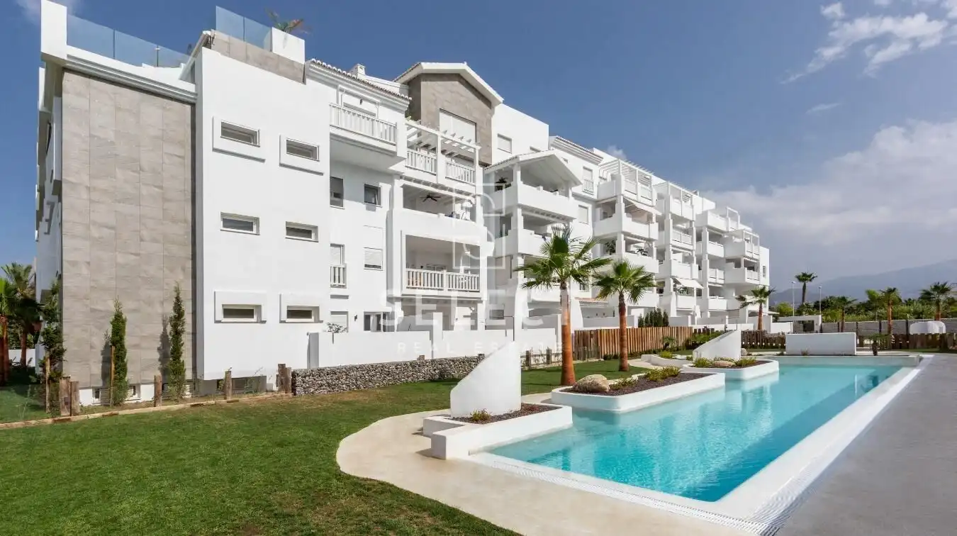Vista exterior de Apartamento en venta en Motril con Calefacción, Terraza y Amueblado