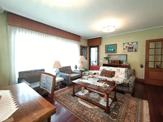 Sala de estar de Casa o chalet en venta en Vigo  con Calefacción, Jardín privado y Parquet