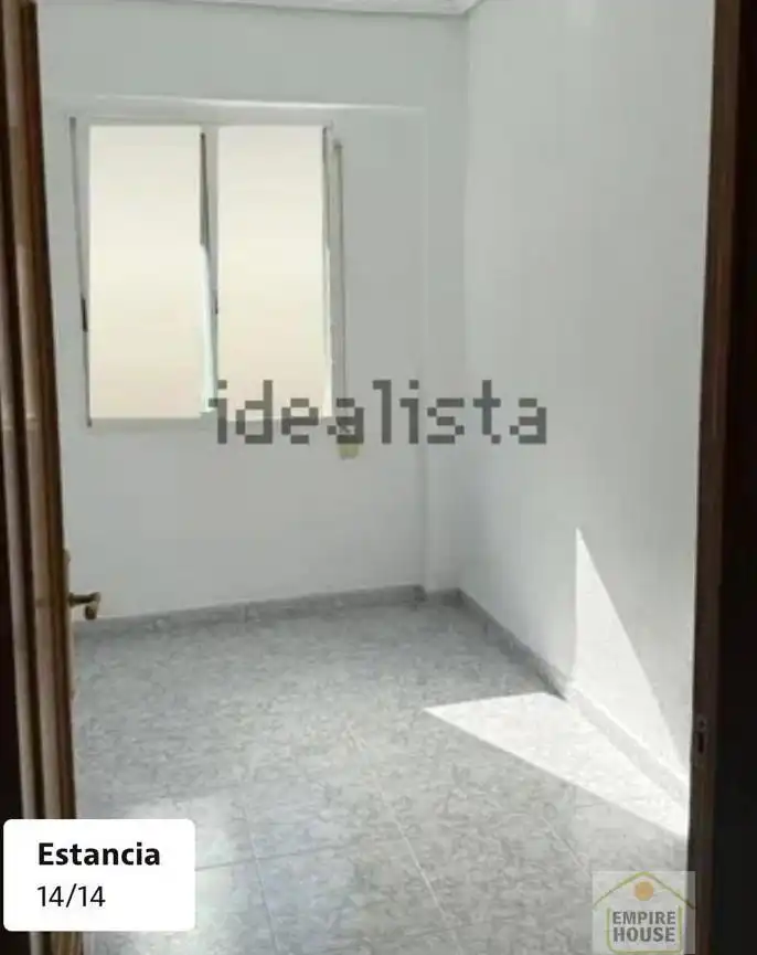 Dormitori de Pis de lloguer en Valencia amb Aire condicionat i Moblat
