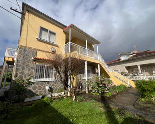 Vista exterior de Casa o xalet en venda en O Carballiño   amb Calefacció, Jardí privat i Terrassa